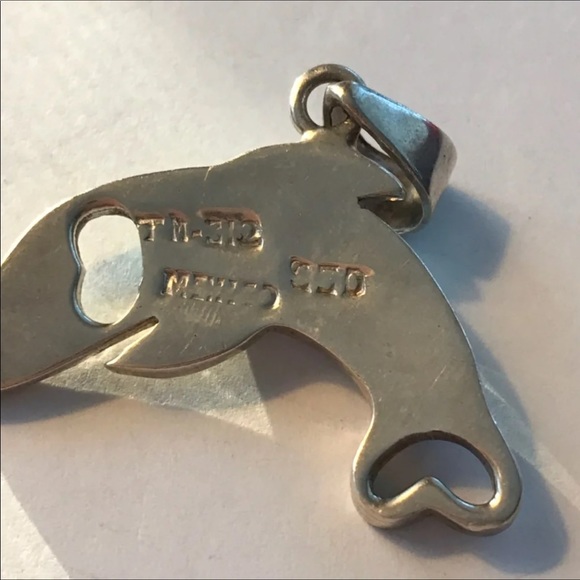 Pendent - Picture 2 of 3